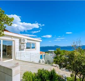 Luxury 5 Bedroom Beachfront Villa near Dubrovnik, Sleeps 11-12